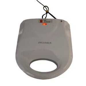 Sylvania Double Waffle Maker – White – Tested & Workin